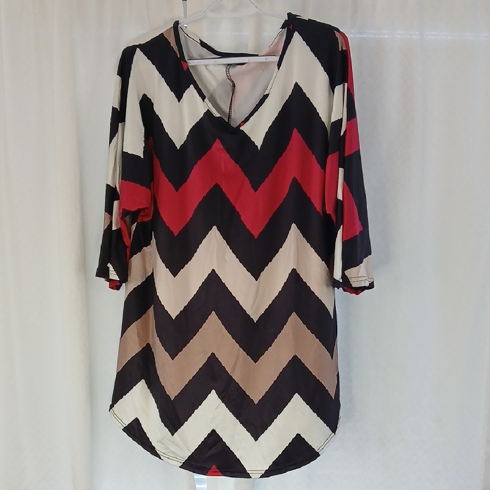 V-Neck Chevron Tunic Top in Black, Red & Cream